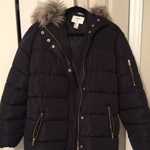 Black Puffer Jacket - Faux Fur Hood - Size Large